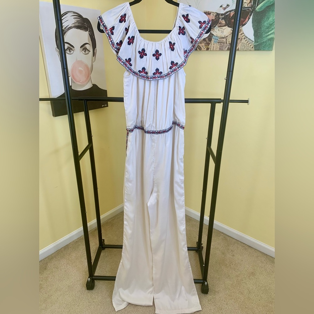 💫HP‼️💫 NWT RAGA (Anthropologie) Off-Shoulder Embroidered Jumpsuit in Ivory, Med - Picture 8 of 9